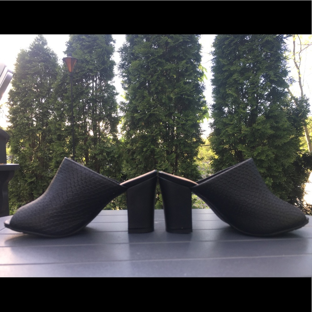 Peep-toe Leather Pumps- Size 7